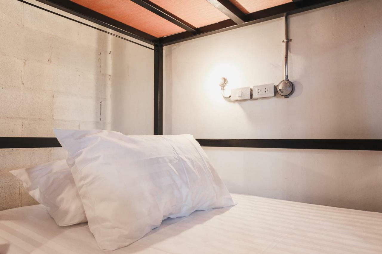 Nivas Siam Hostel Bangkok Luaran gambar
